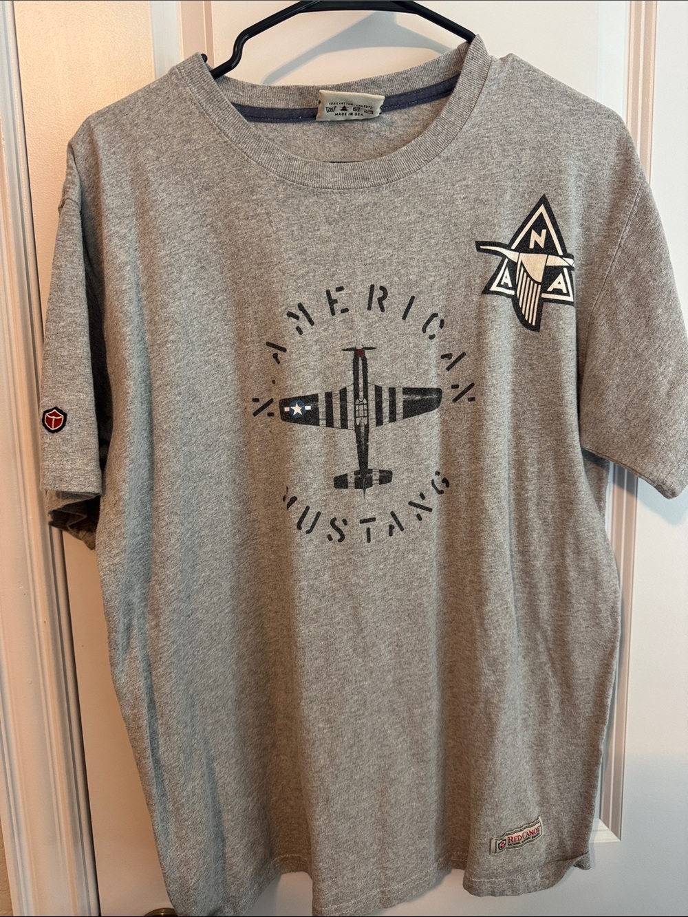 Gray Graphic 'N. American Mustangs' Short Sleeve Tee